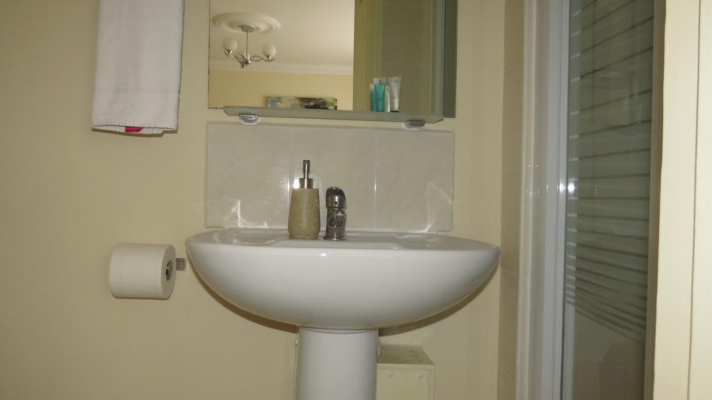 Montrose Guest House Romford Zewnętrze zdjęcie