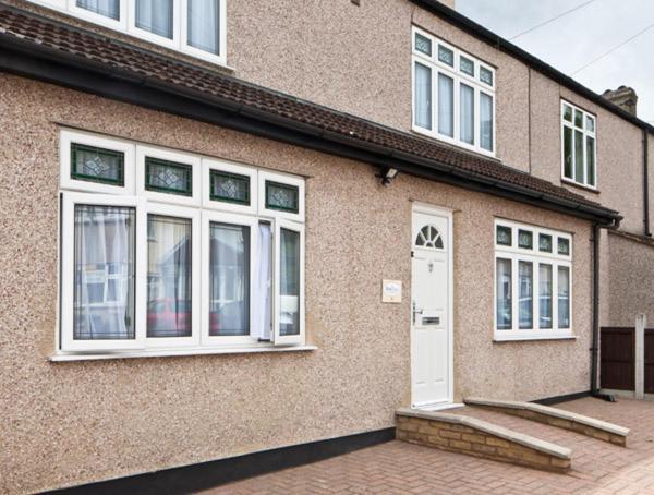 Montrose Guest House Romford Zewnętrze zdjęcie